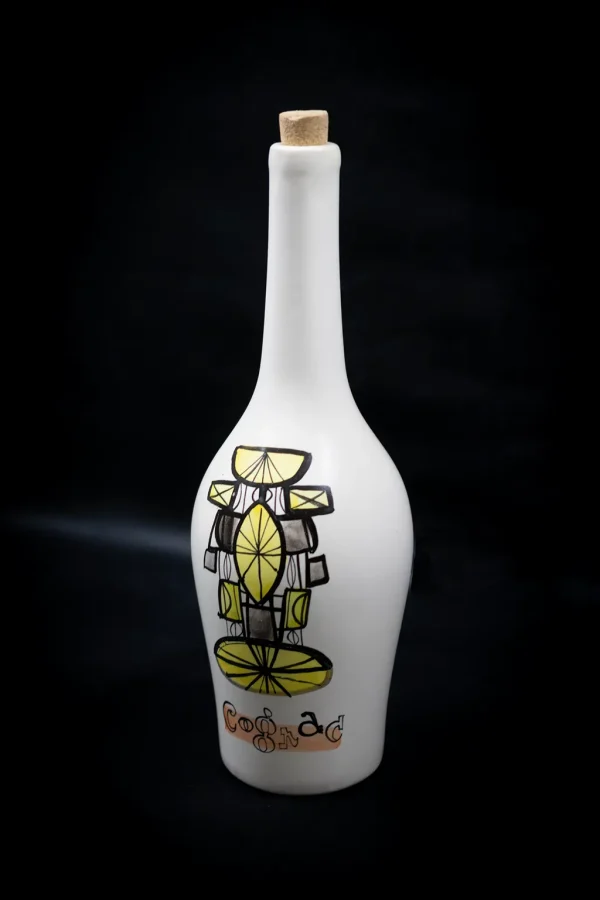 Bouteille à liqueur cognac en faïence stannifère émaillée, à décor géométrique de Roger Capron 1