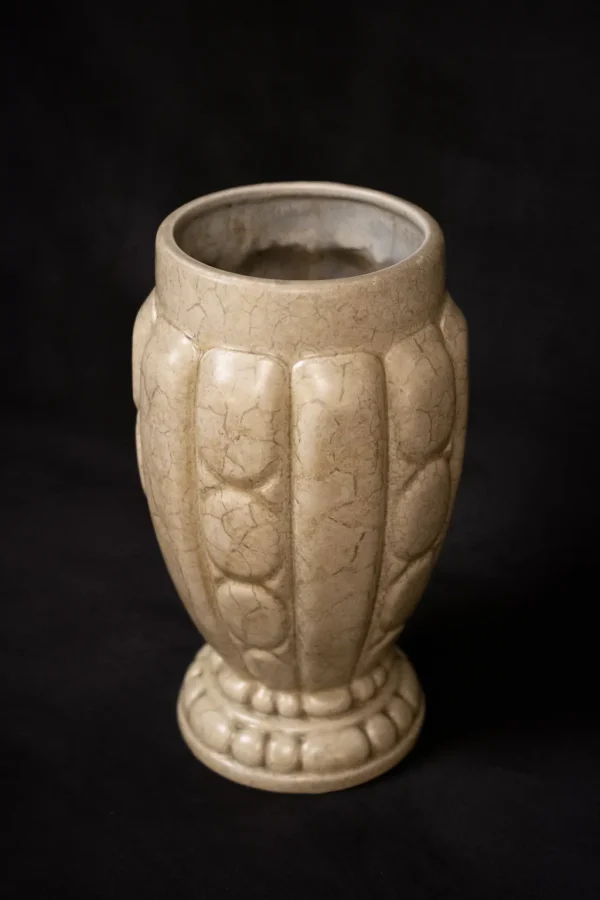 Vase Balustre en Grès par Joseph Mougin, Décor Géométrique, couleur Ivoire - Nancy, 1920 - Vue face 3