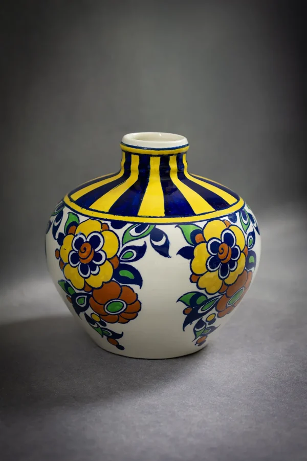 Vase toupie en faïence émaillée à décor Floral Art Déco par Charles Catteau