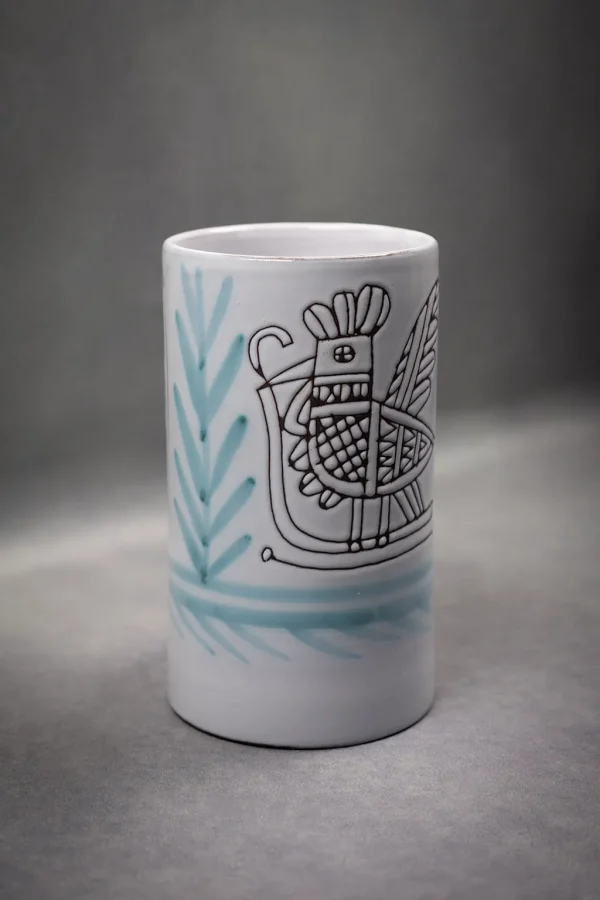Vase en terre cuite vernissée de Michel Barbier avec décor incisé d'un coq stylisé.