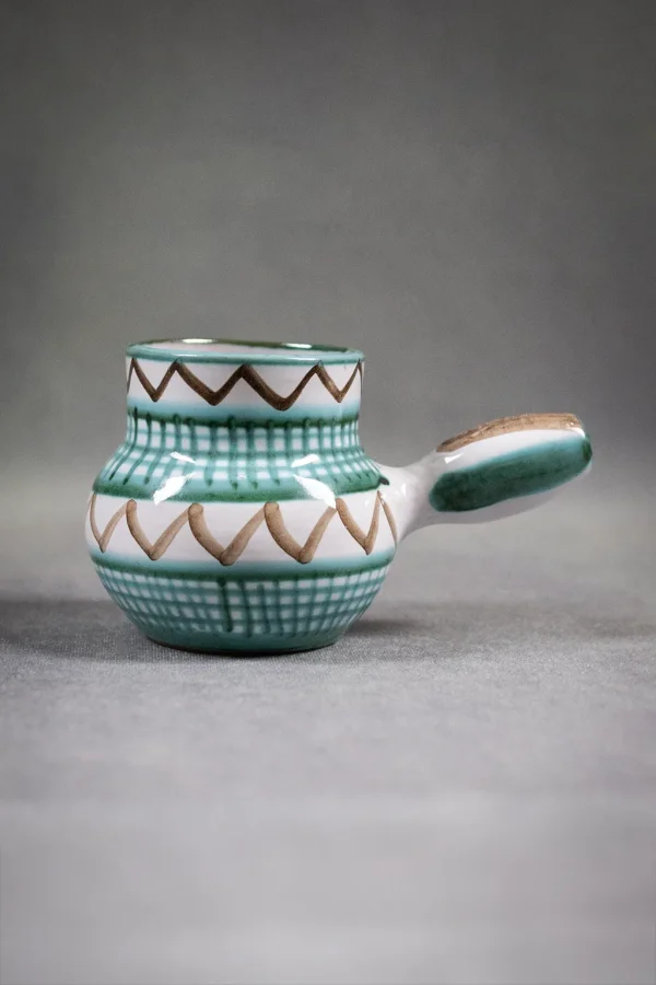 Pot à lait en céramique signé RP de Robert Picault, profil avec motifs géométriques