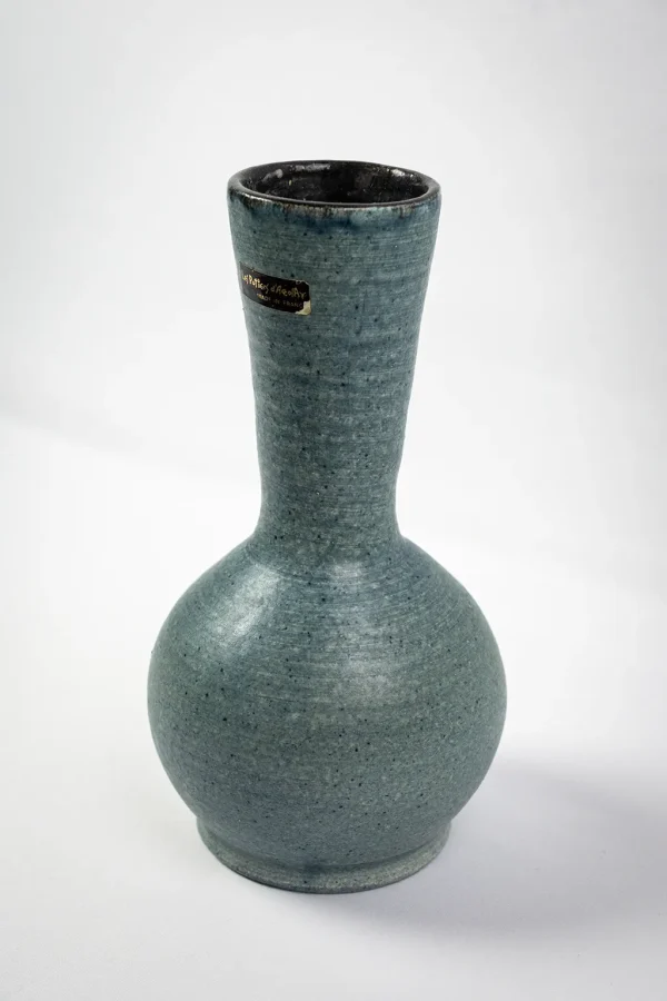 Vase en grès bleu émaillé Accolay de forme balustre, vu de trois quarts