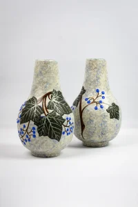 Paire de vases en céramique à fond marbré bleuté L. Dage typique des années 1930