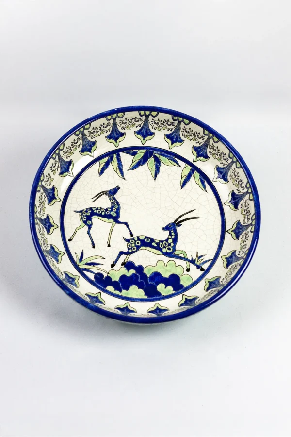 Coupe en céramique Keralouve, vue oblique, décor bleu et vert
