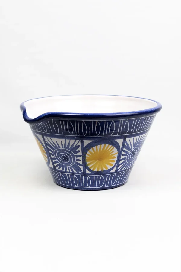 Bol mélangeur Robert Picault Vallauris décor géométrique bleu jaune vue de trois quart