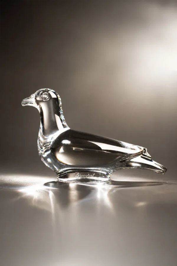 Photo de présentation du presse-papier Baccarat en forme d'oiseau en cristal