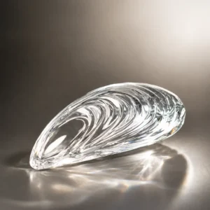 Photo de présenation du Presse-papier Baccarat en forme de moule, cristal taillé