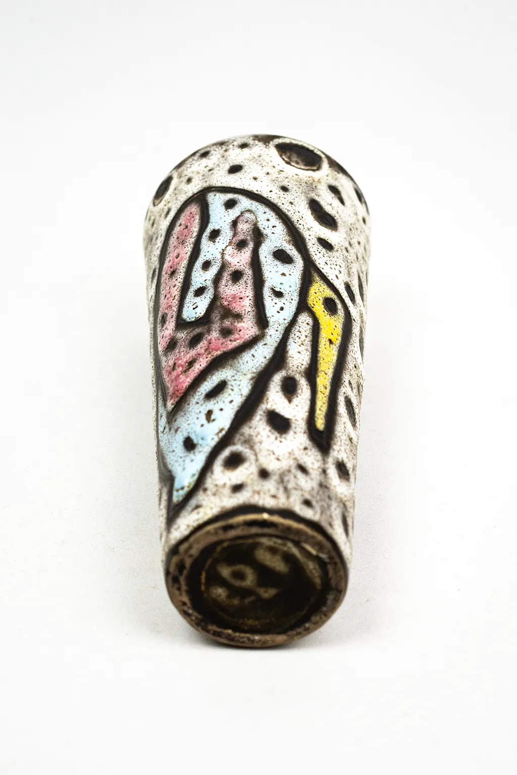 Vase cornet Bessone couché, vue depuis le pied